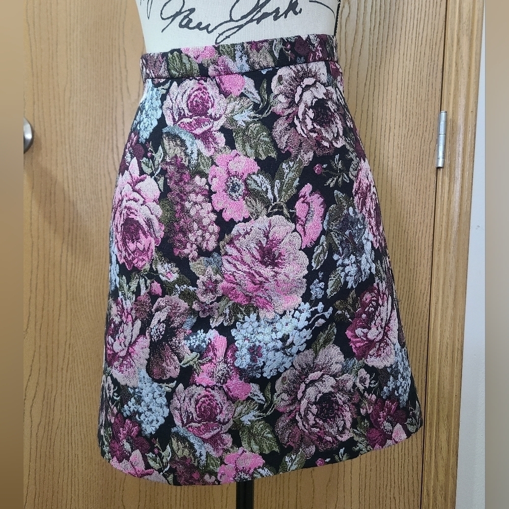 H&M Brocade Metallic Cottagecore Vintage Style Floral Print Pencil Skirt